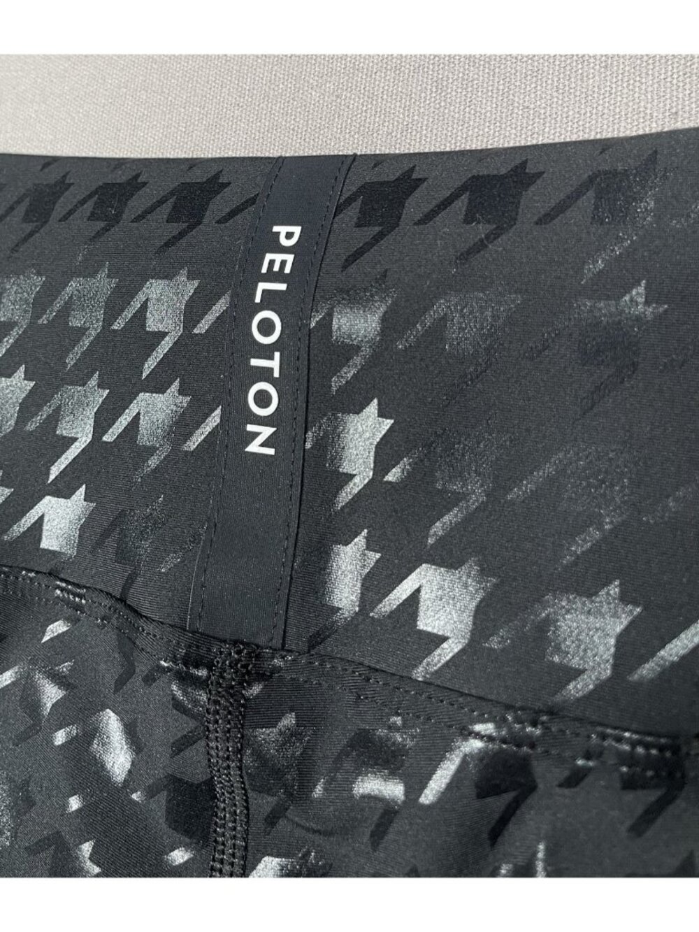 Peloton High Rise Black Shiny Houndstooth Foil Legging - Women Size Small - Picture 10 of 16